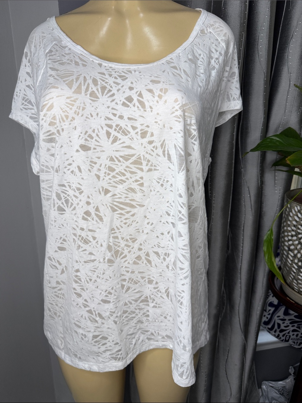 Champion Women’s Sz XXL White Short Sleeve Lace-Effect Tee